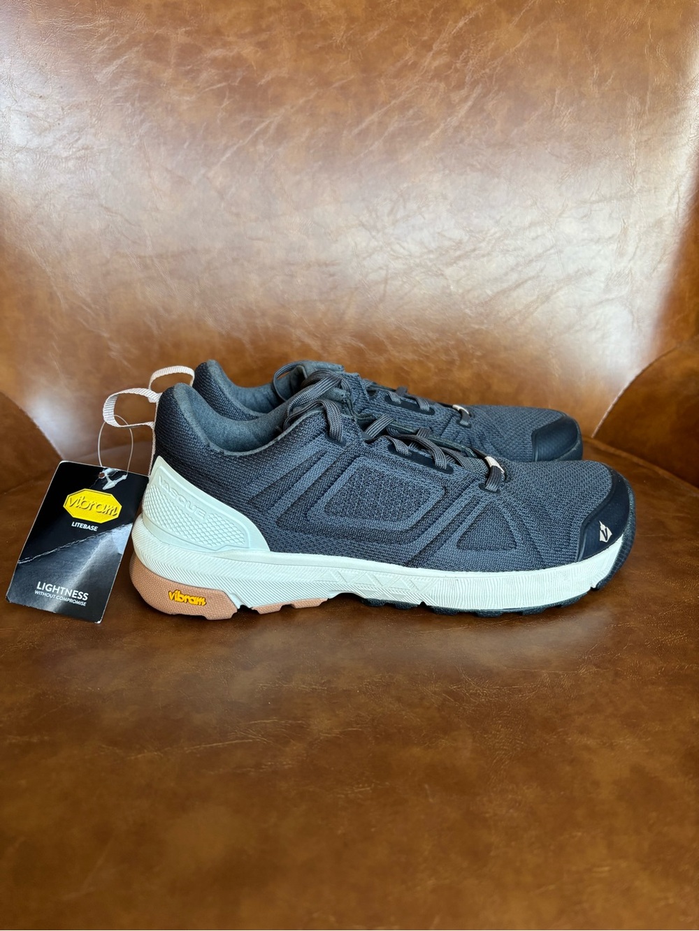Vasque Satoru LT Women’s low top trail hiking shoe Navy Charcoal Vibram Sz 7 - Picture 4 of 7